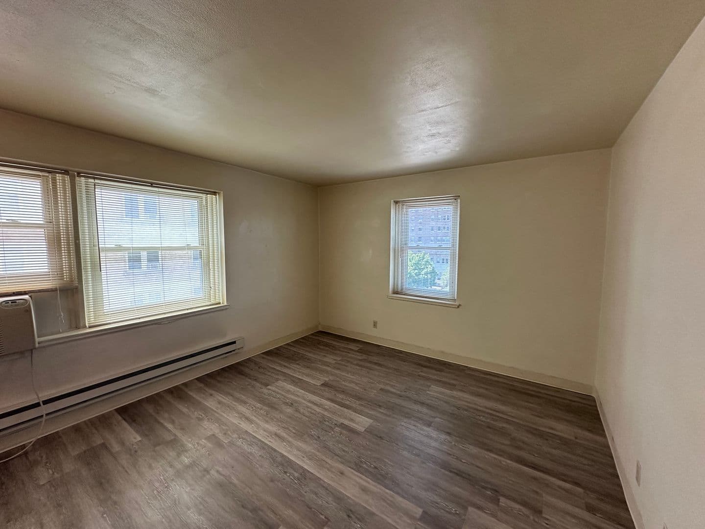 Milwaukee Apartment: 1029 E Knapp St
