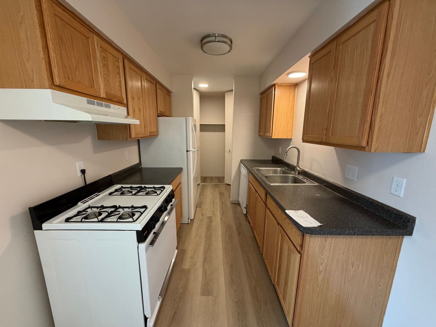 Green Bay Apartment: 1680 Shawano Ave