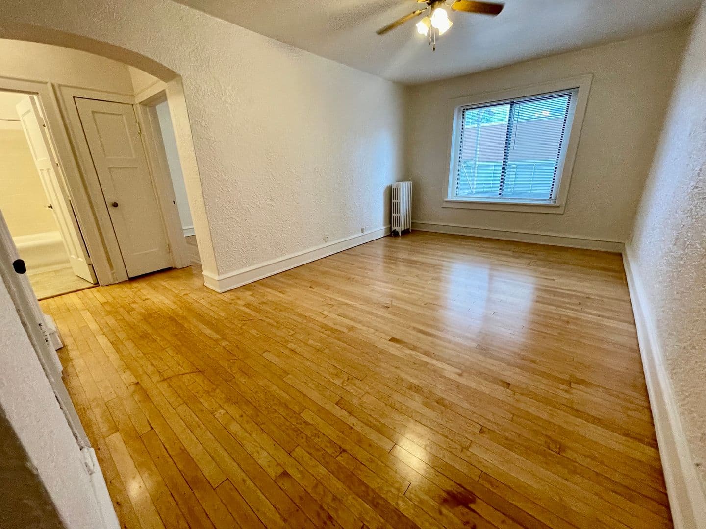 Milwaukee Apartment: 2027 N Prospect
