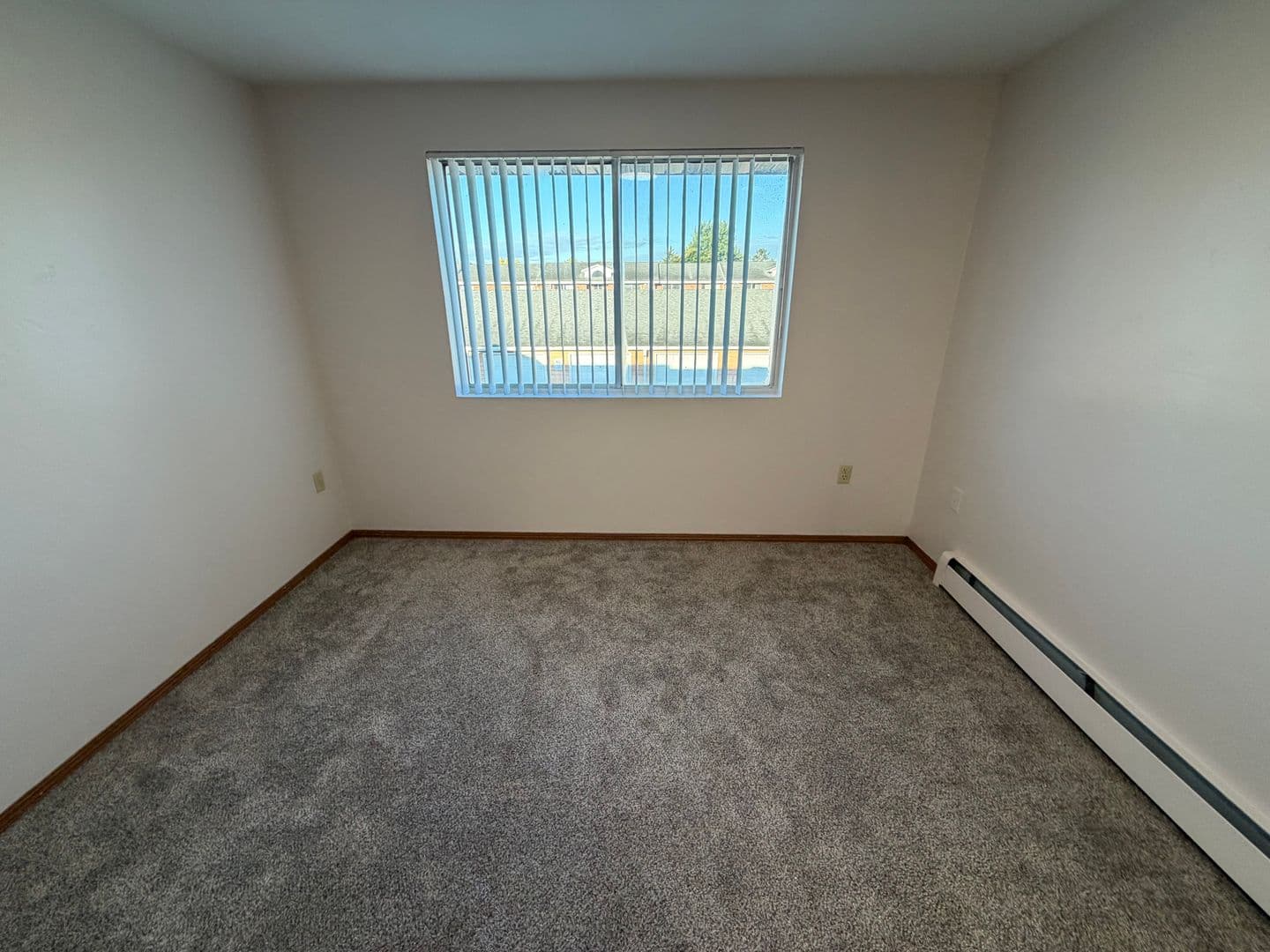 Green Bay Apartment: 2709 Humboldt Rd