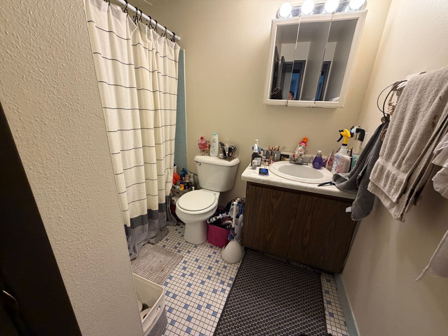 Green Bay Apartment: 1668 Shawano Ave