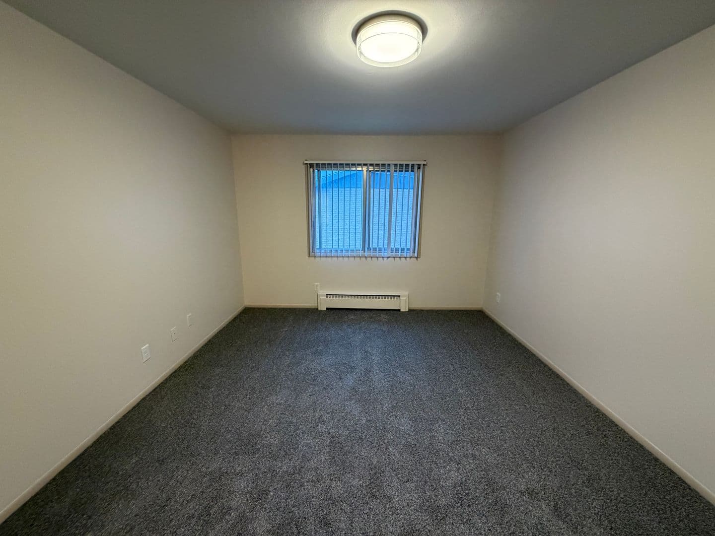 Green Bay Apartment: 1686 Shawano Ave
