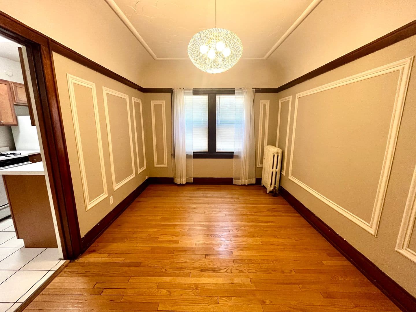 Shorewood Apartment: 1806 E Kenmore Pl