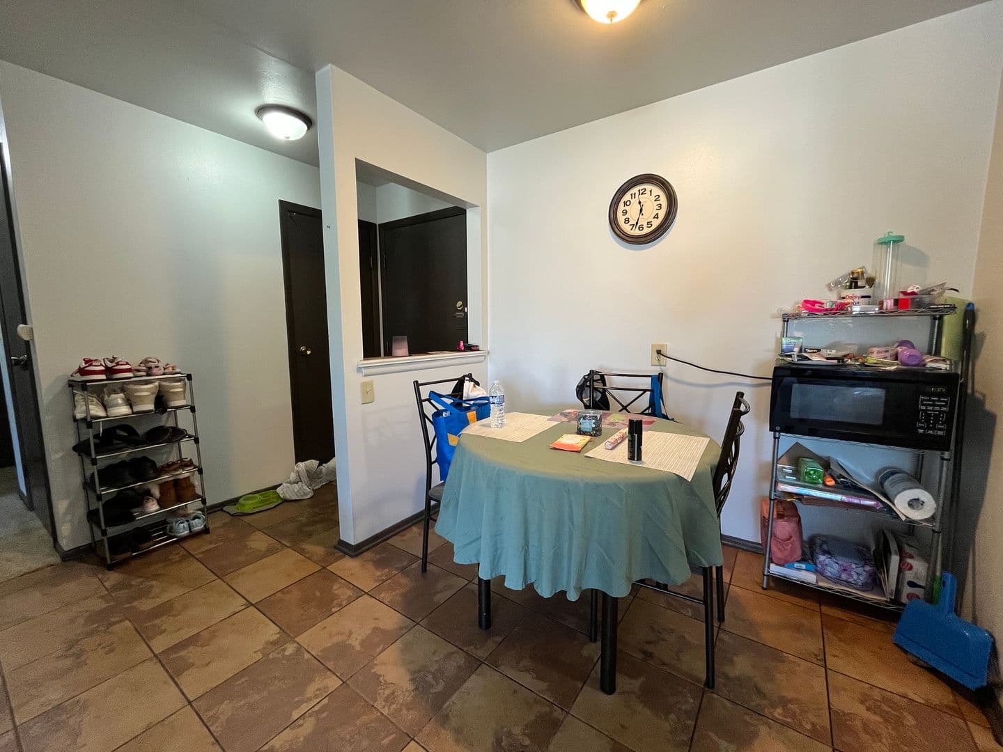 West Allis Apartment: 2853 S 106th St