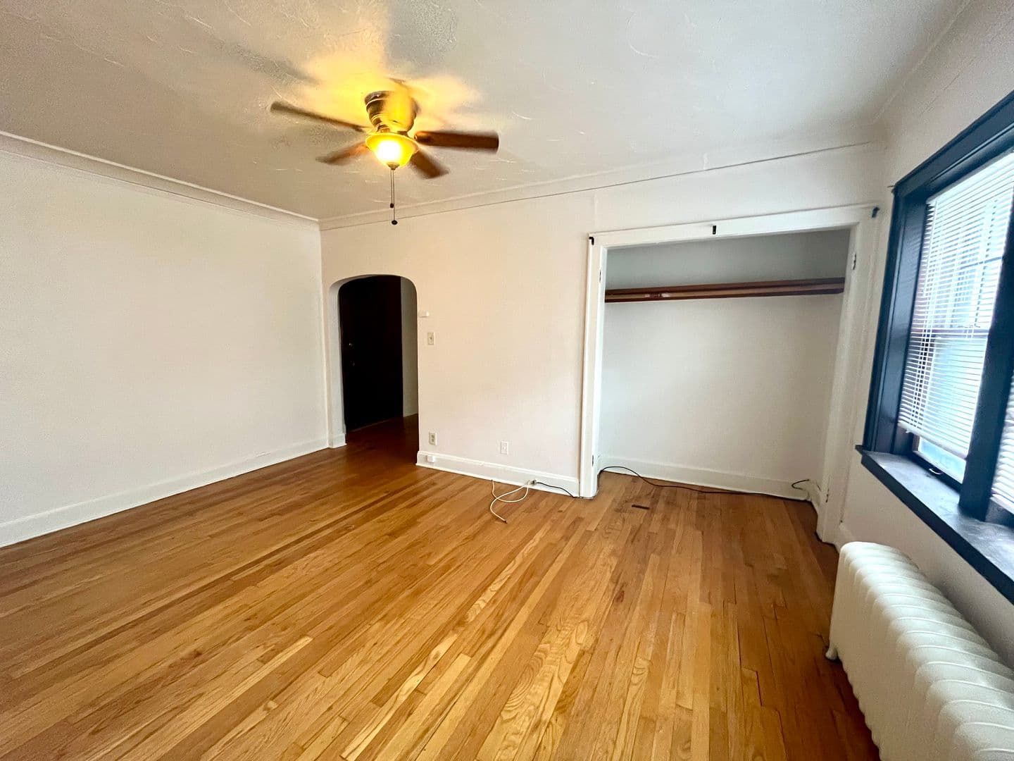 Shorewood Apartment: 1800 E Kenmore Pl.