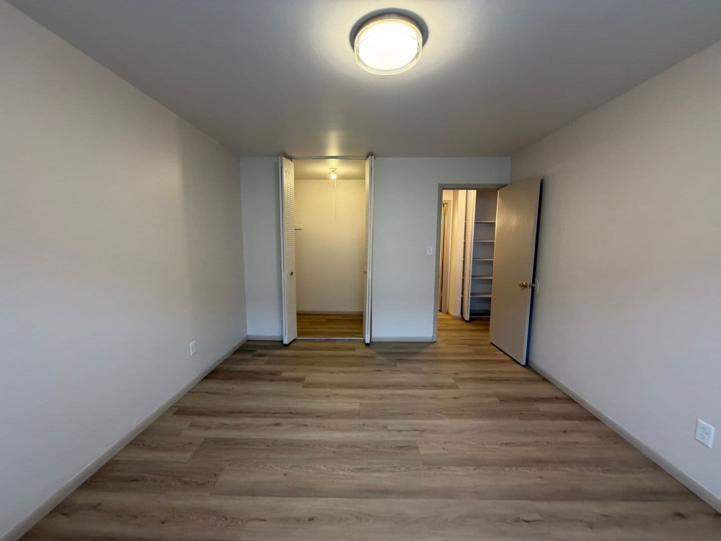 Green Bay Apartment: 1694 Shawano Ave