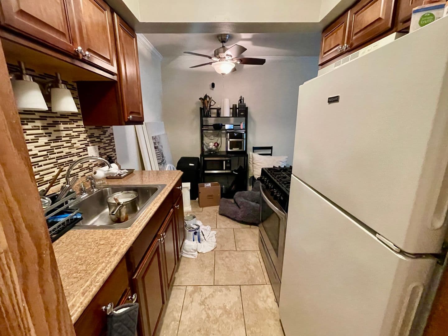 Milwaukee Apartment: 2425 N Oakland Ave