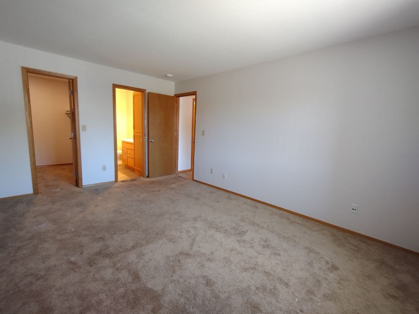 Menasha Apartment: 992 Third Street