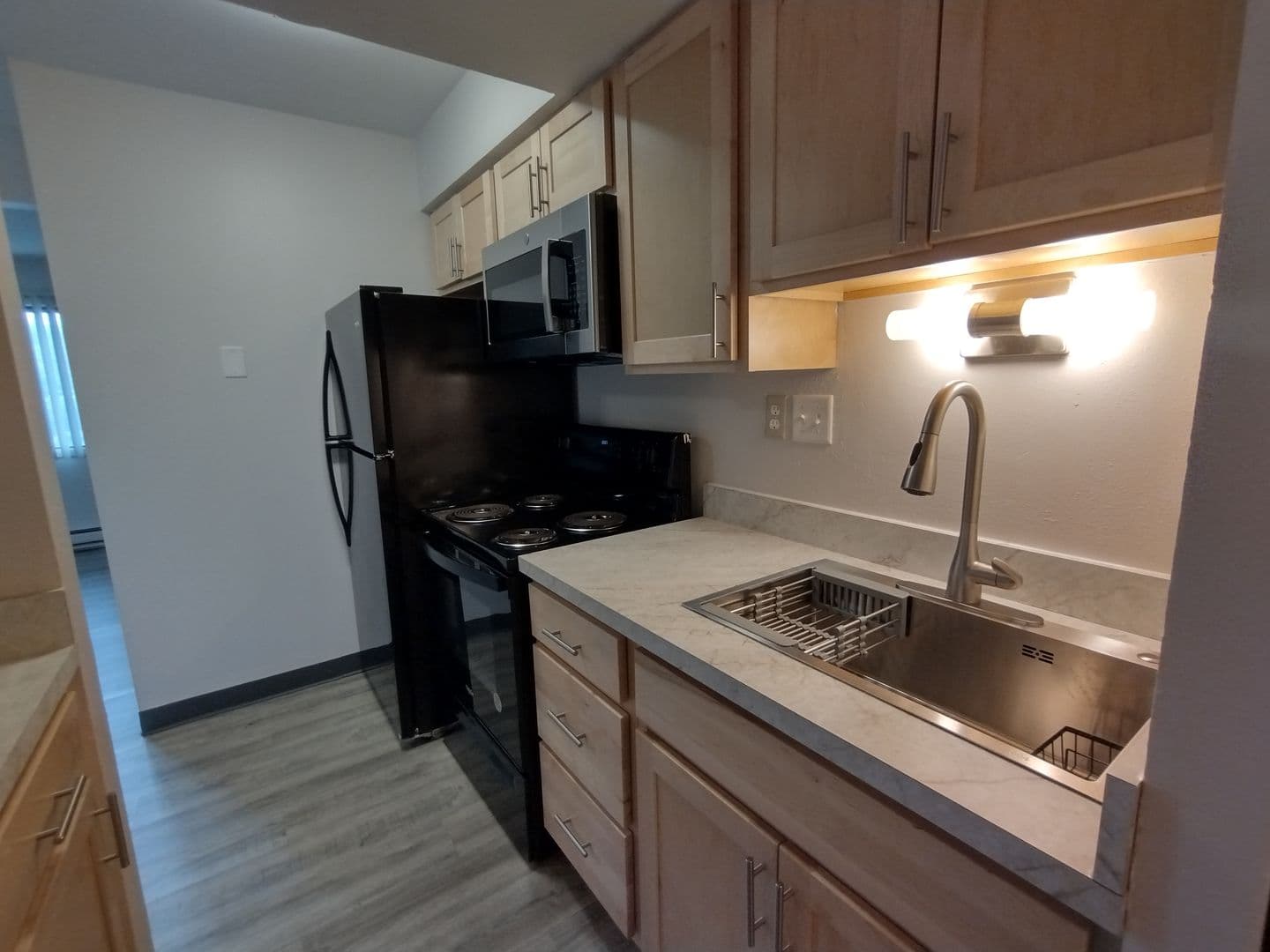 Menasha Apartment: 988 Third Street