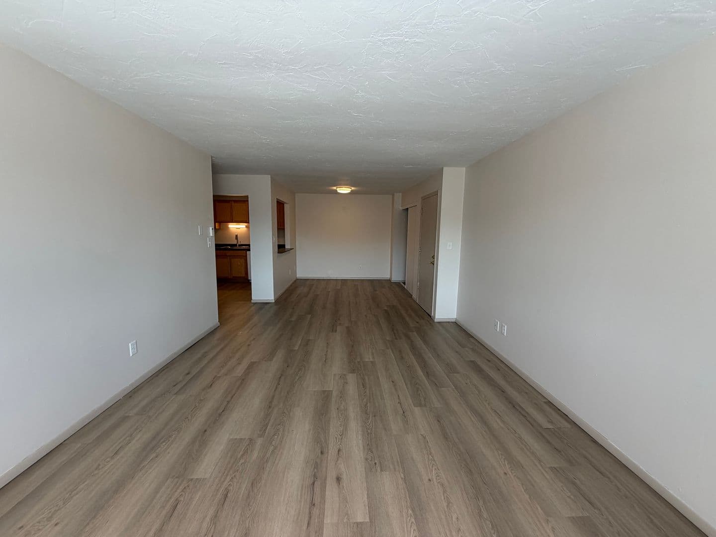 Green Bay Apartment: 1688 Shawano Ave