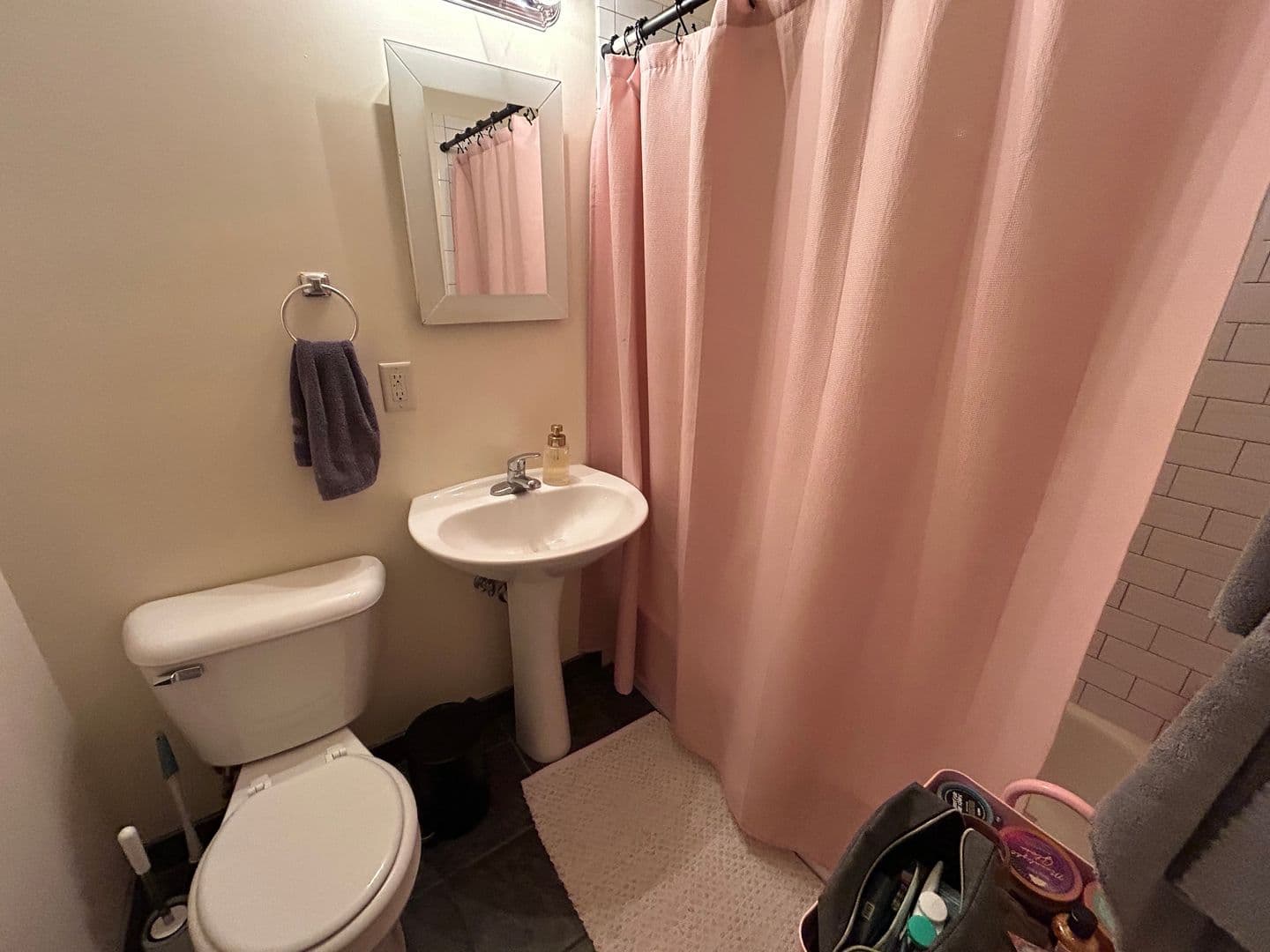 Milwaukee Apartment: 1819 N. Cambridge Ave.