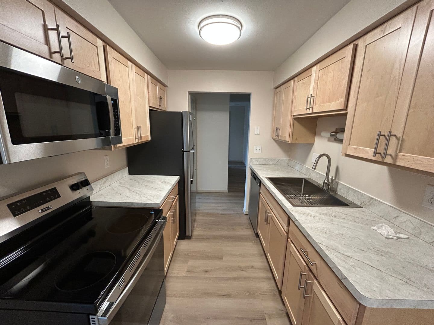 Appleton Apartment: 20 Bluemound Ct