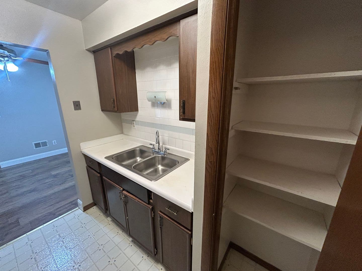 Germantown Apartment: N114W15556 Sylvan Circle