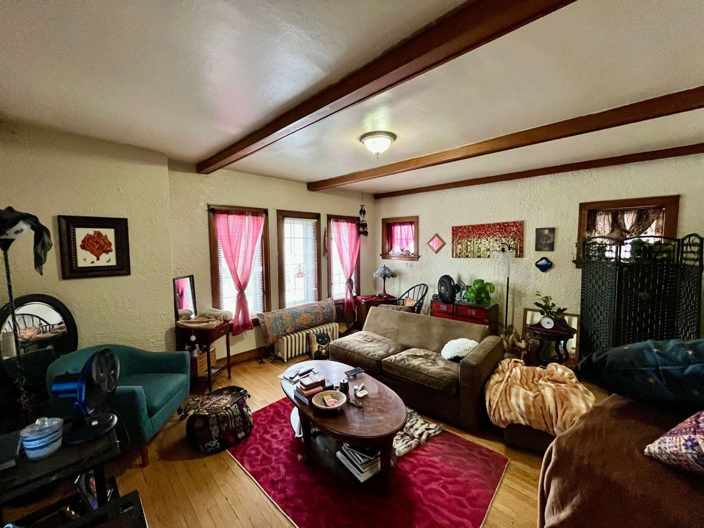 Shorewood Apartment: 4422 N Oakland Ave