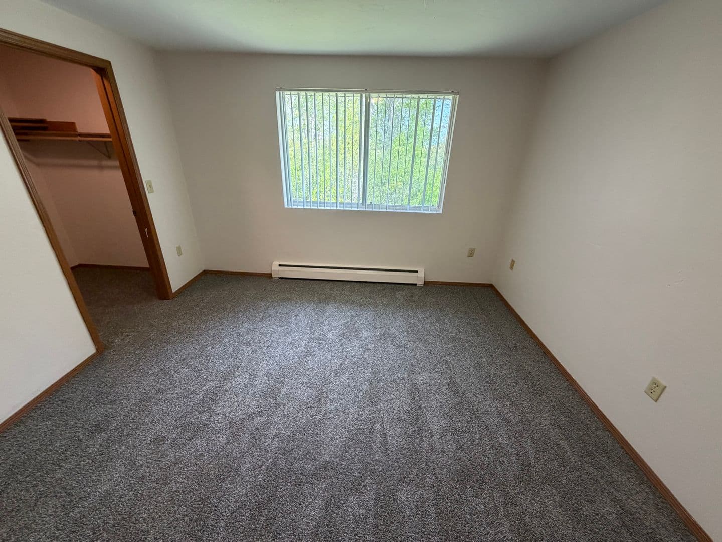 Green Bay Apartment: 2681 Humboldt Rd
