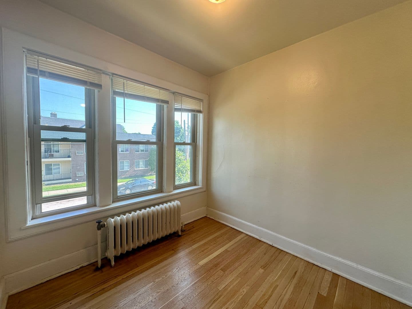 Milwaukee Apartment: 1725 E Park Place