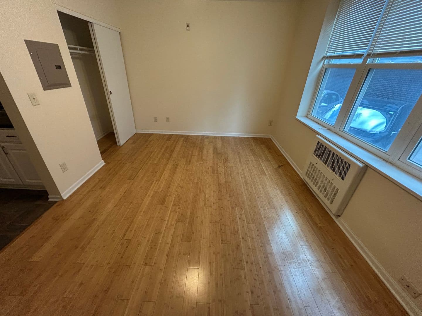 Milwaukee Apartment: 1819 N. Cambridge Ave.
