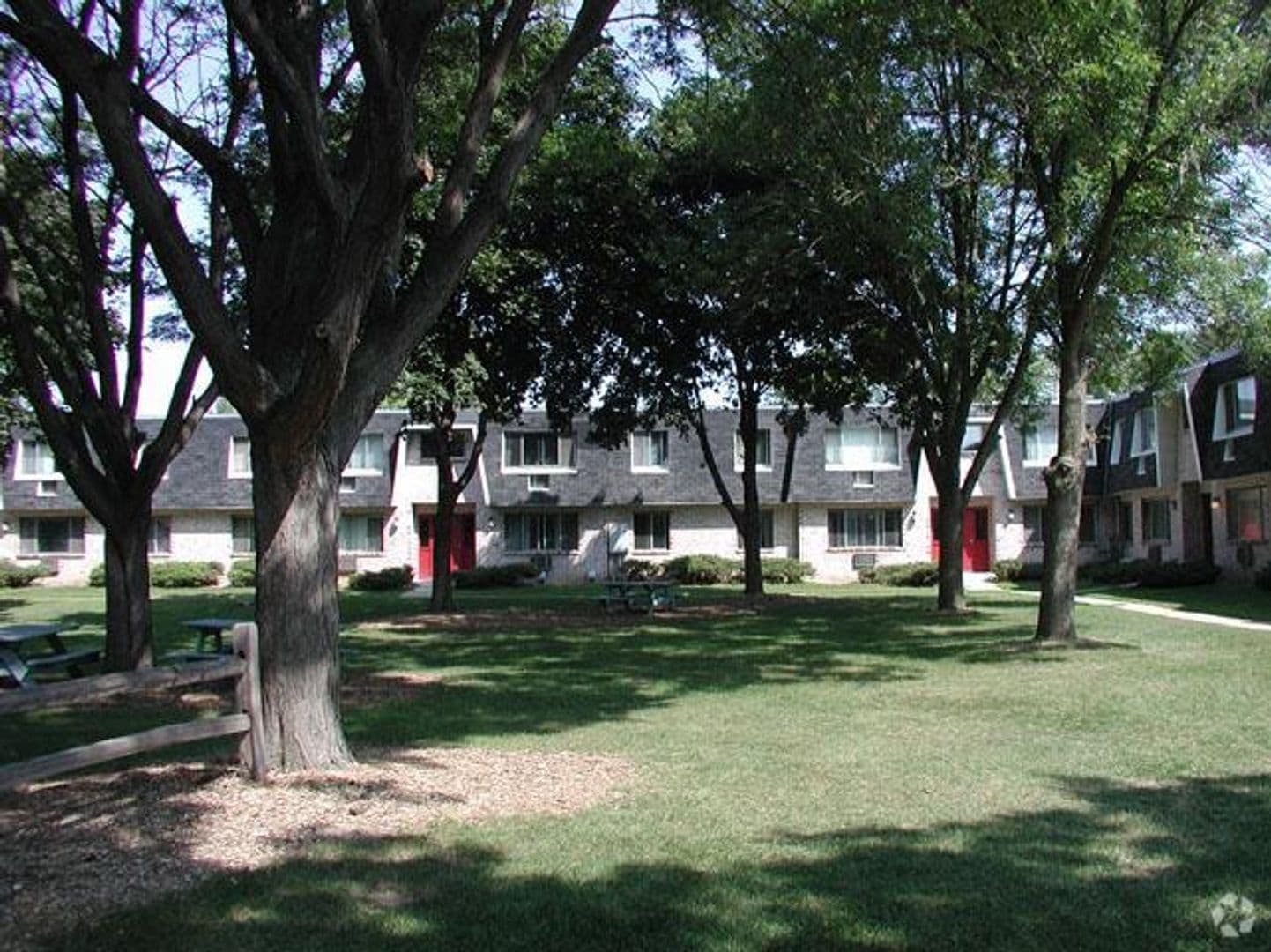 Green Bay Apartment: 1670 Shawano Ave