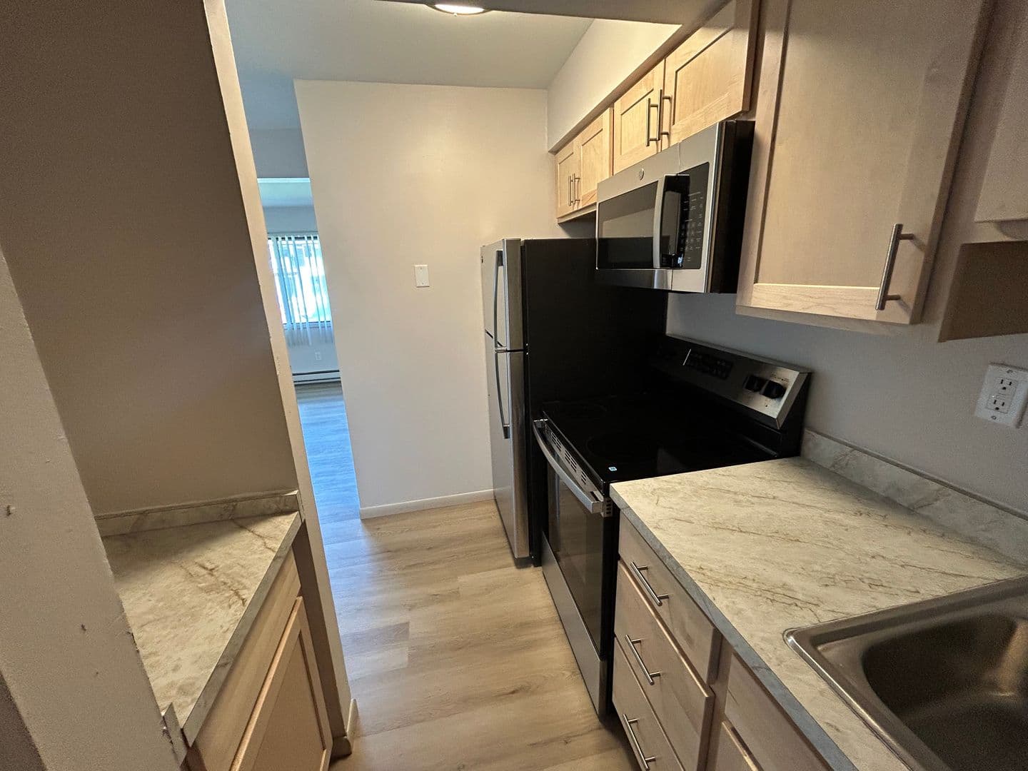 Menasha Apartment: 988 Third Street