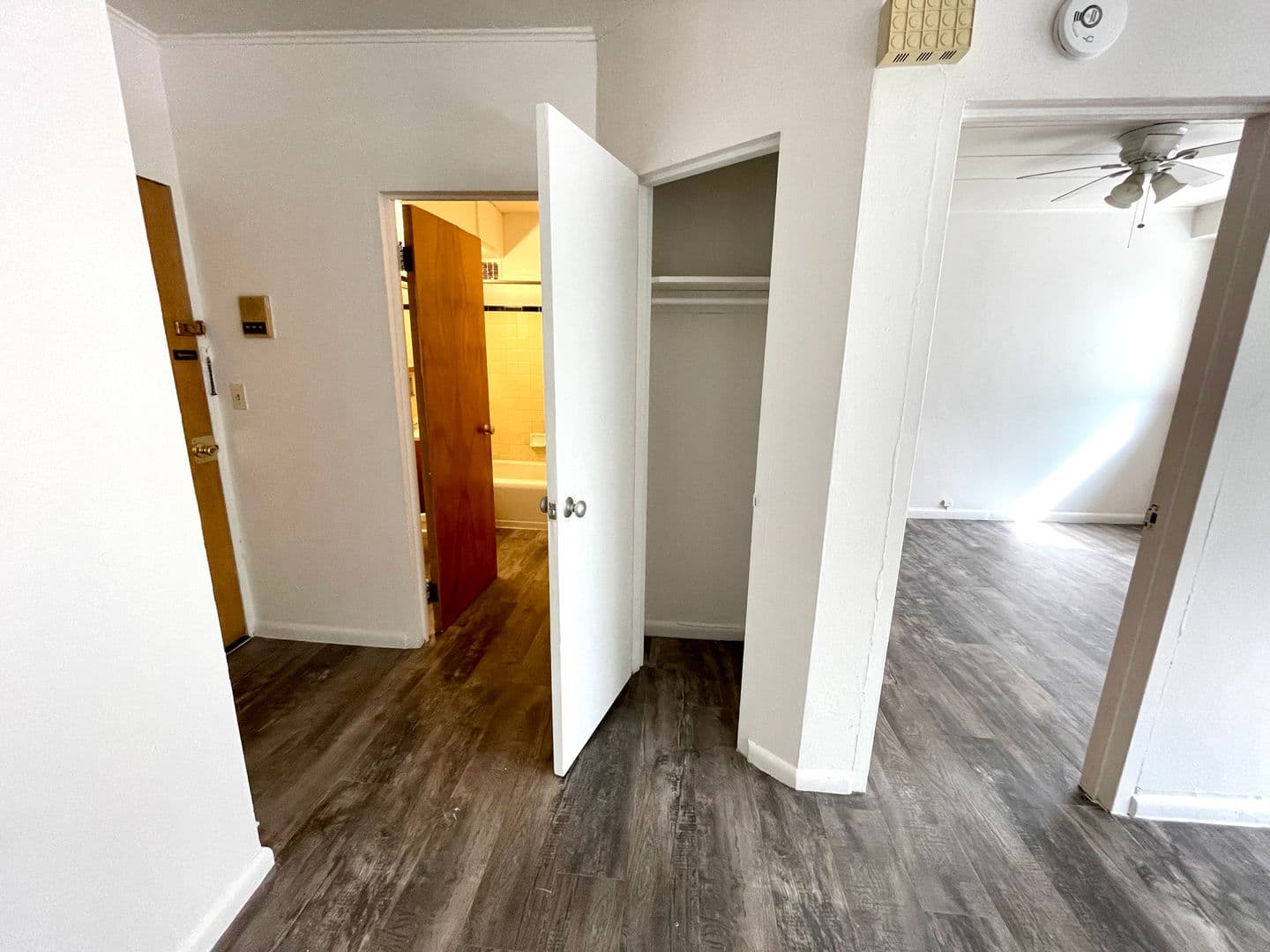 Milwaukee Apartment: 930 N Marshall St.
