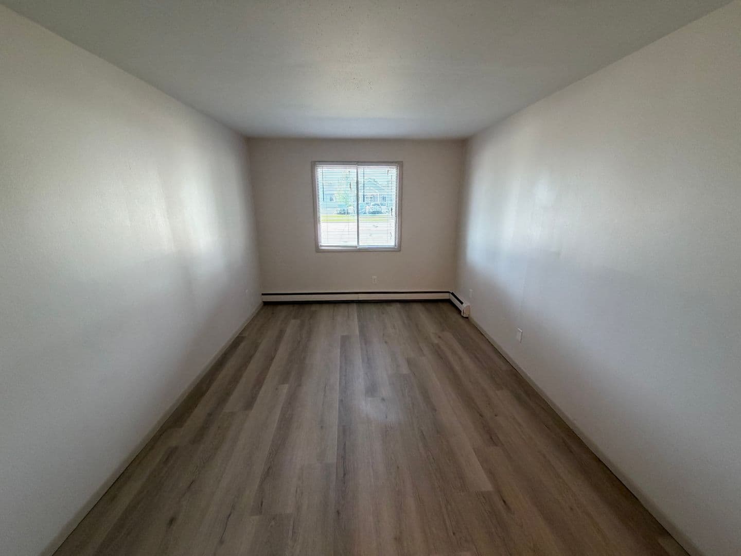 Green Bay Apartment: 1670 Shawano Ave