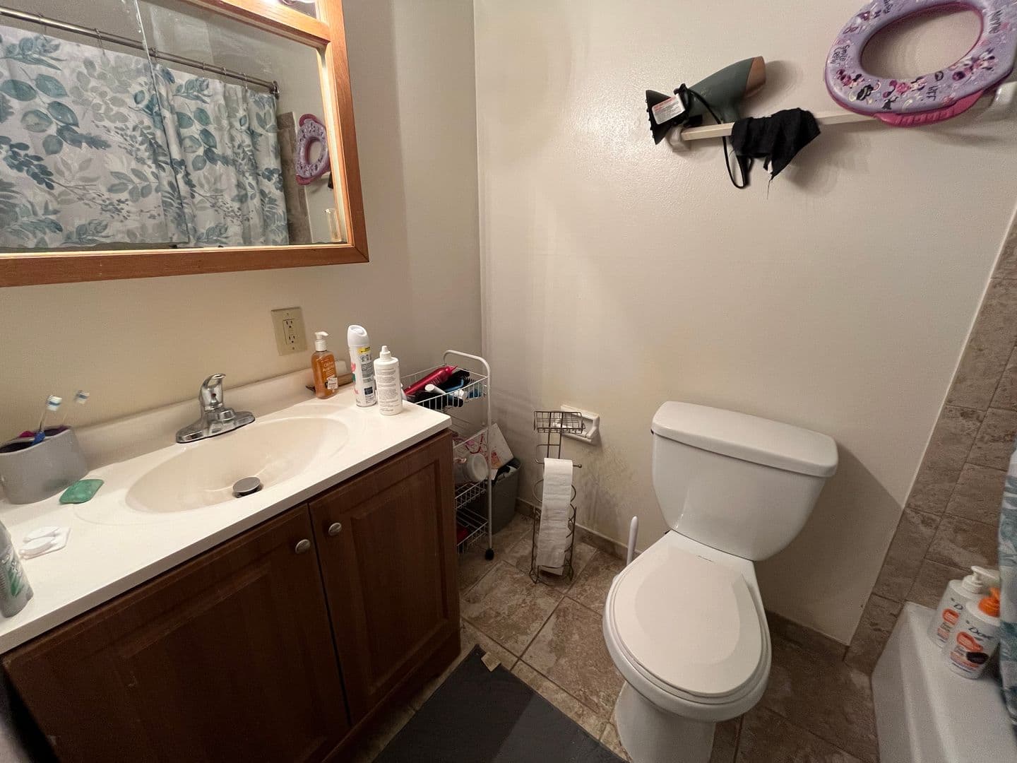 West Allis Apartment: 2853 S 106th St