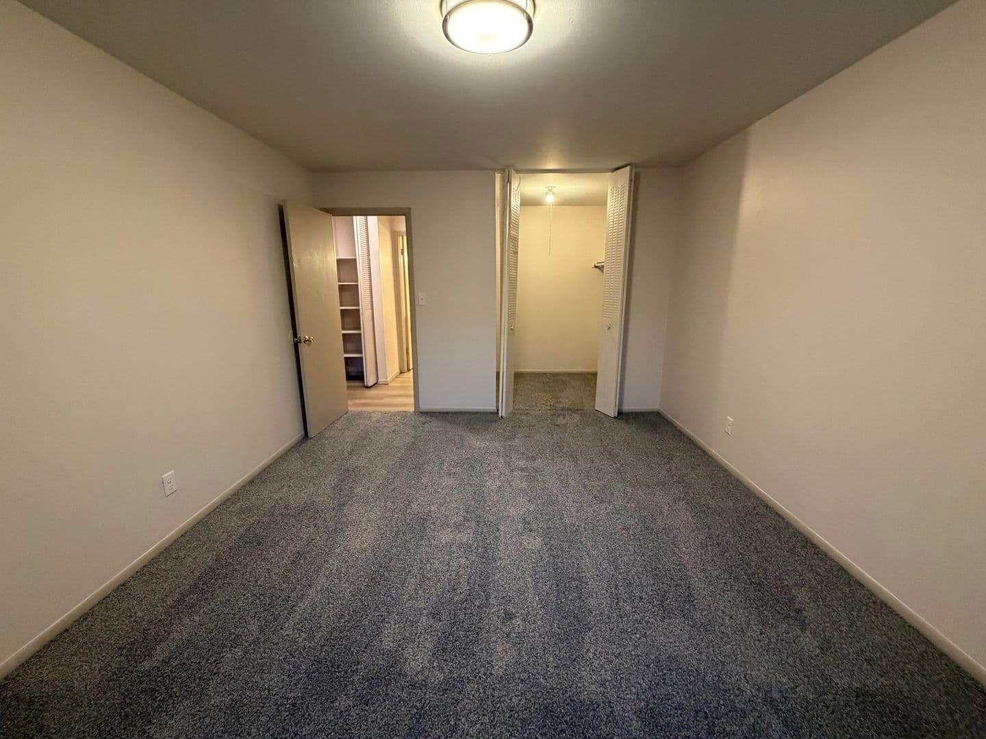 Green Bay Apartment: 1694 Shawano Ave