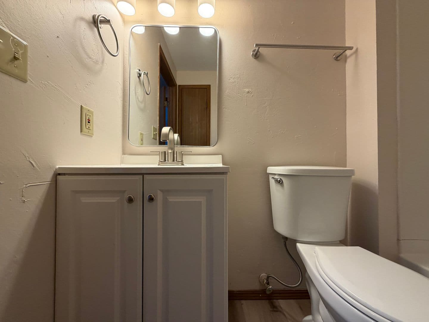 Green Bay Apartment: 2709 Humboldt Rd