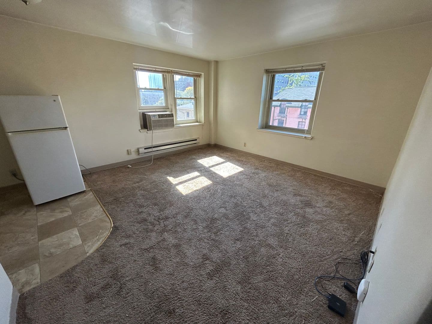 Milwaukee Apartment: 1029 E Knapp St