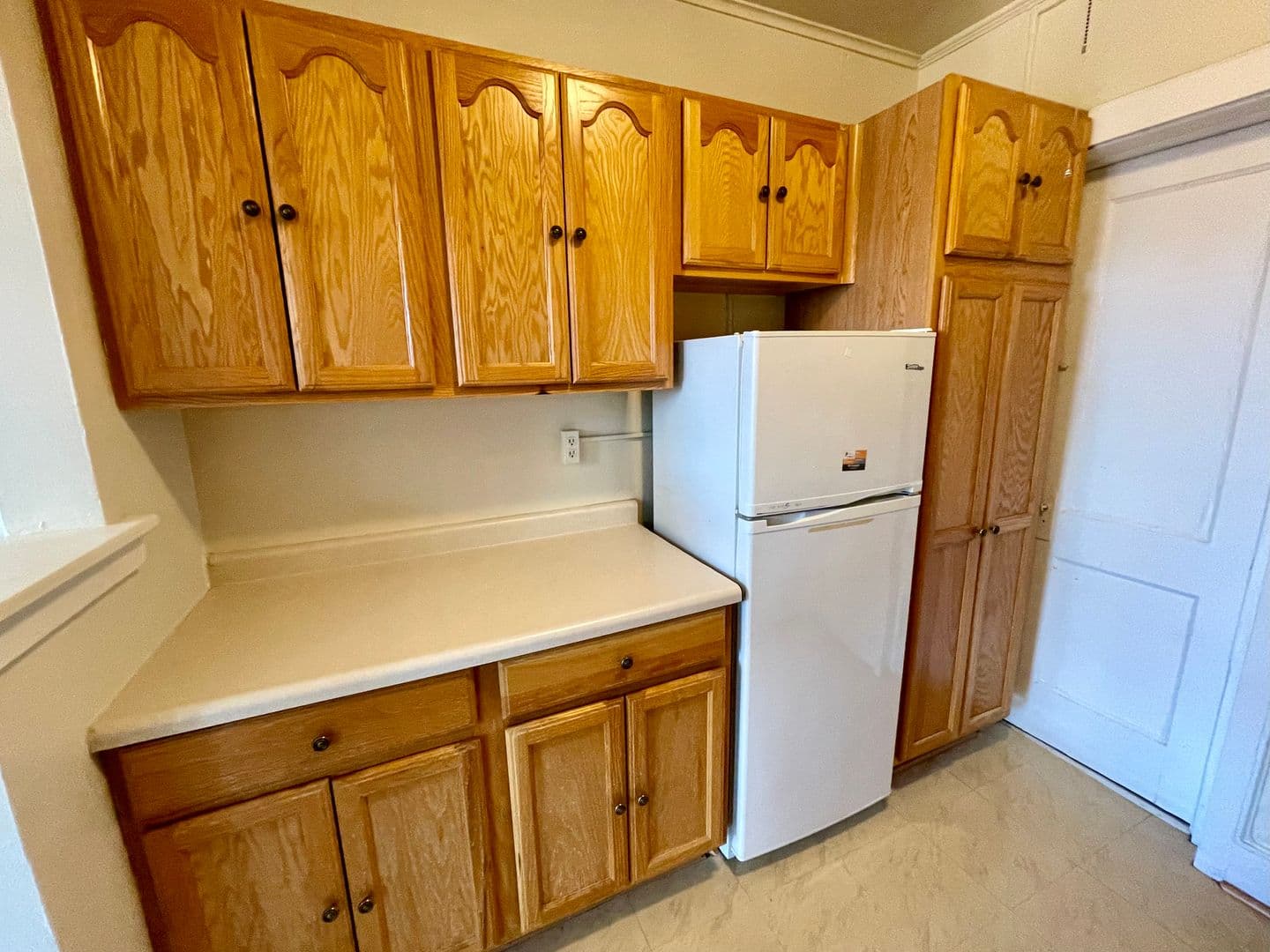 Milwaukee Apartment: 1725 E Park Place