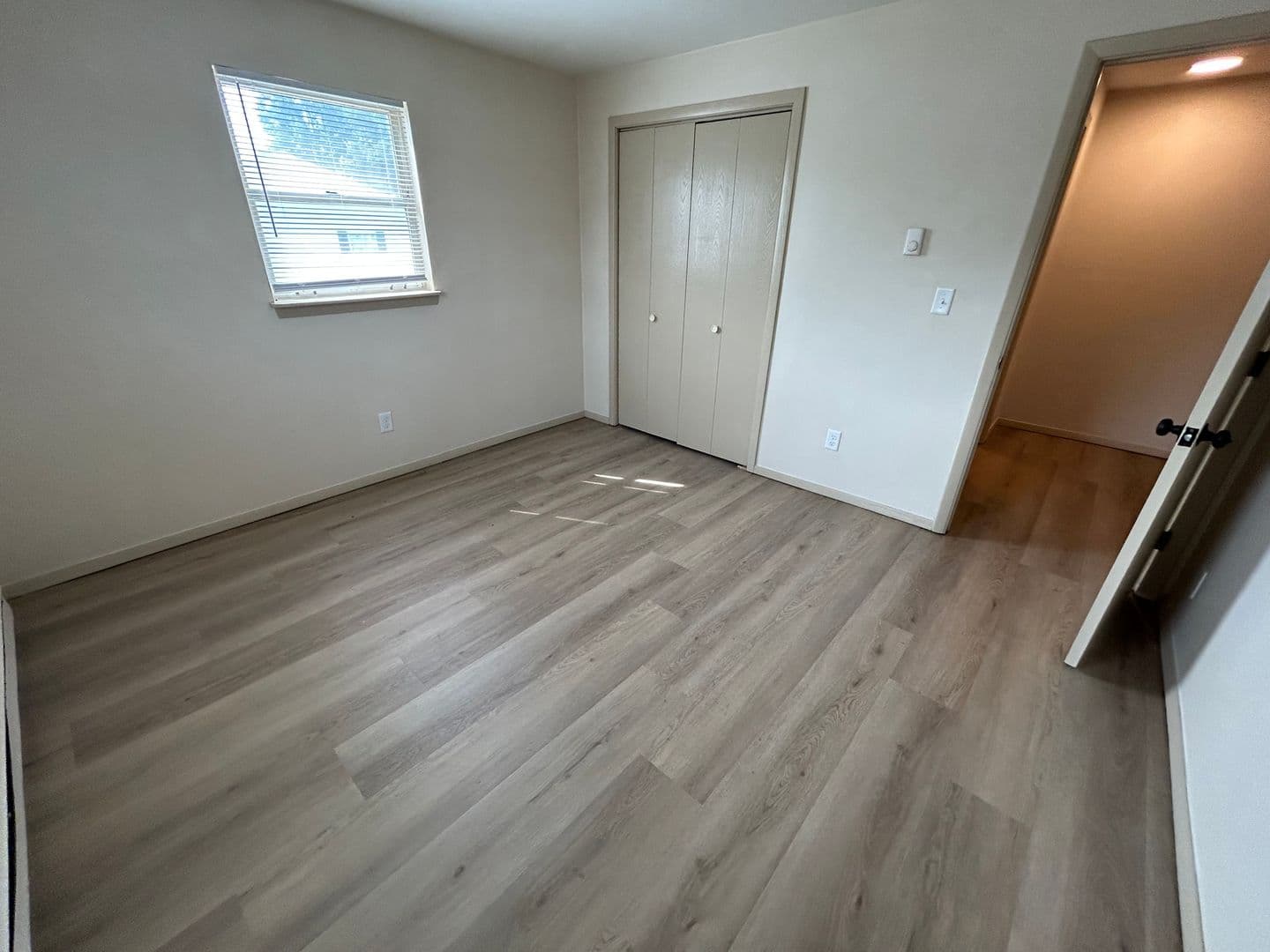 Appleton Apartment: 20 Bluemound Ct
