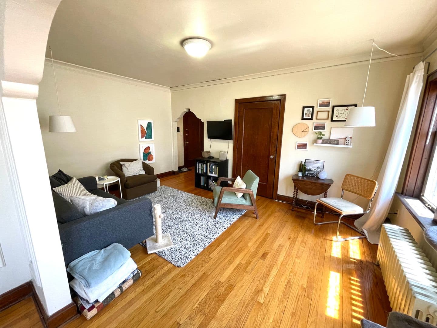 Shorewood Apartment: 3825 N Oakland Ave