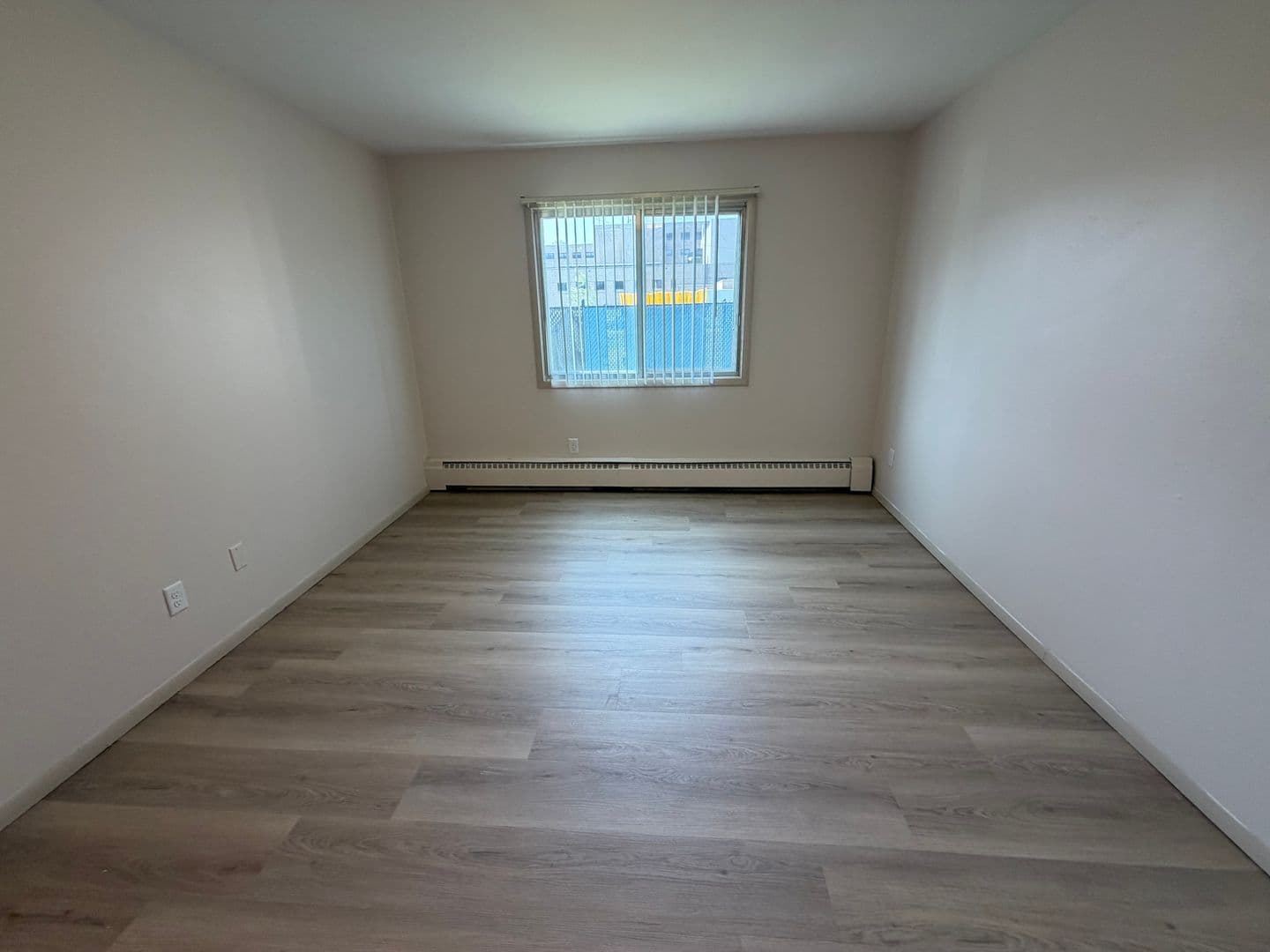 Green Bay Apartment: 1680 Shawano Ave