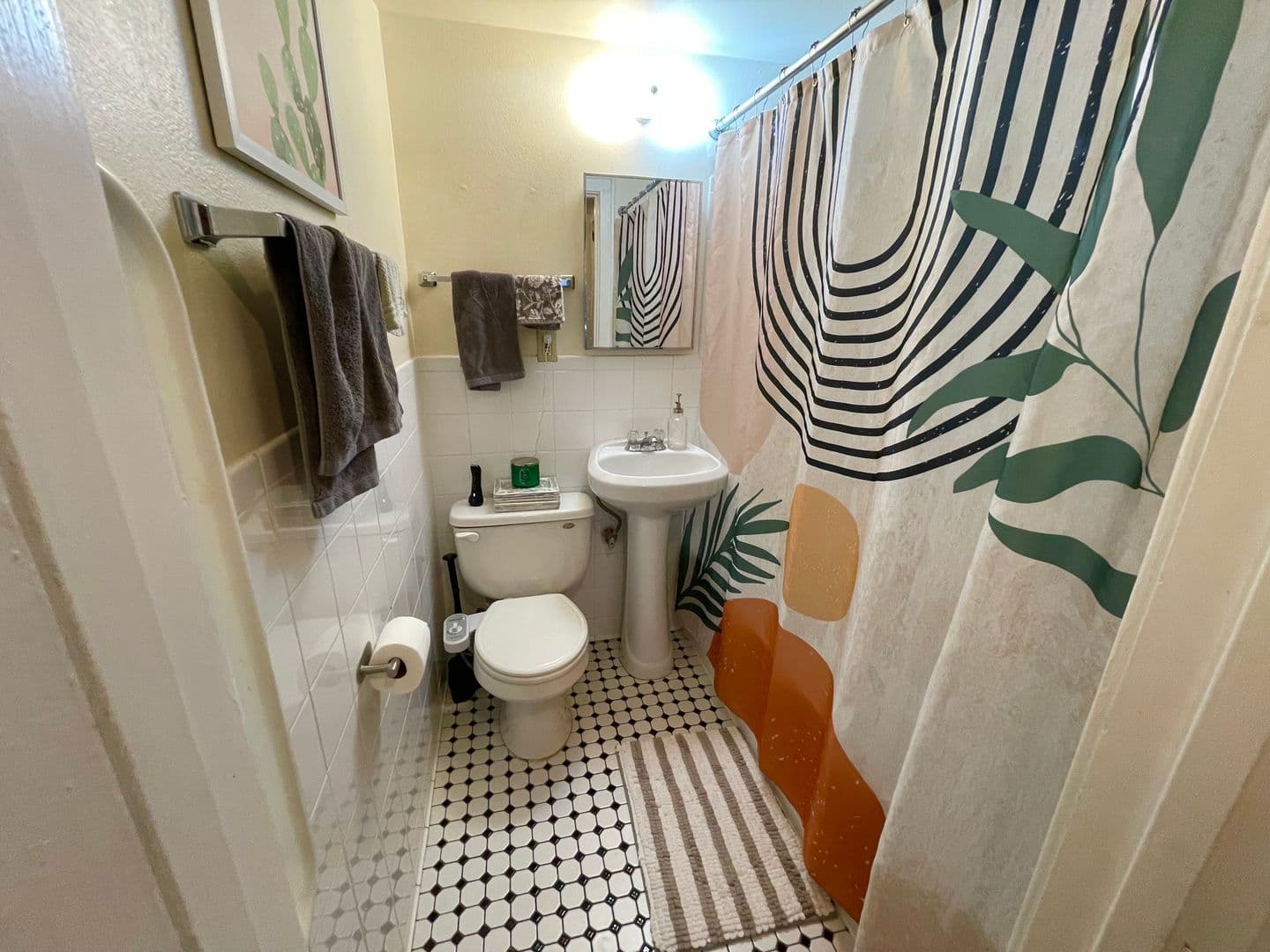 Shorewood Apartment: 1804 E Elmdale Ct