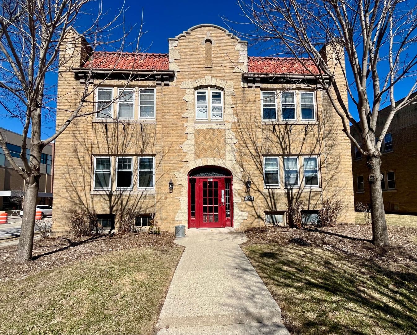 Shorewood Apartment: 1800 E Kenmore Pl.