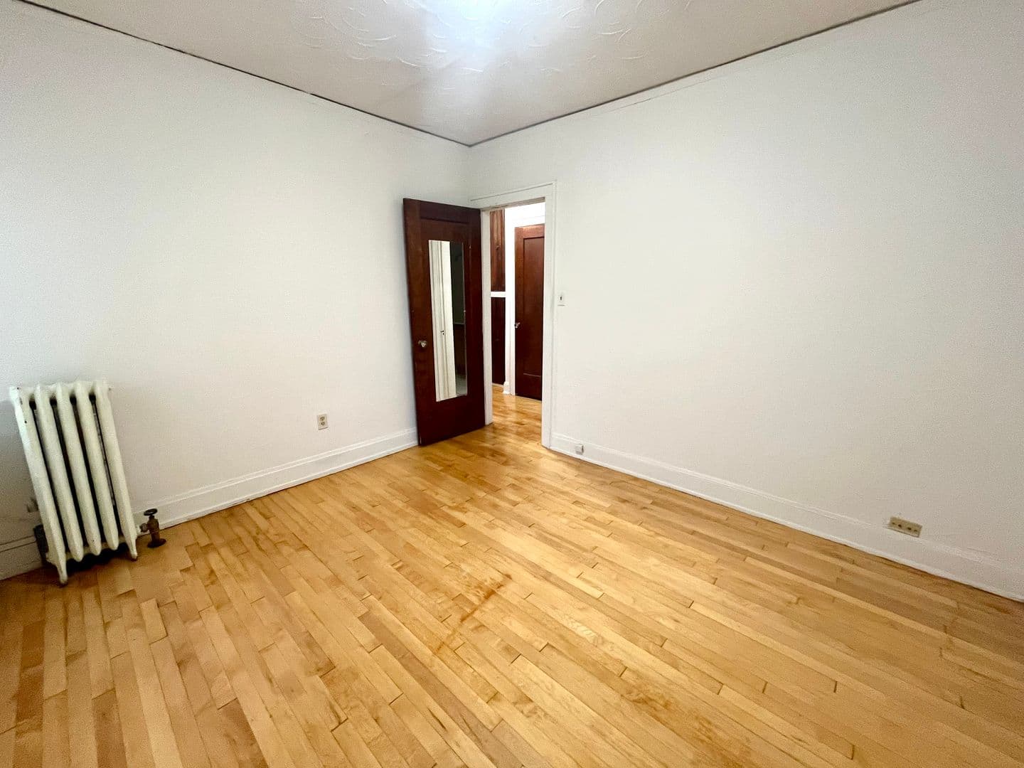 Shorewood Apartment: 1806 E Kenmore Pl