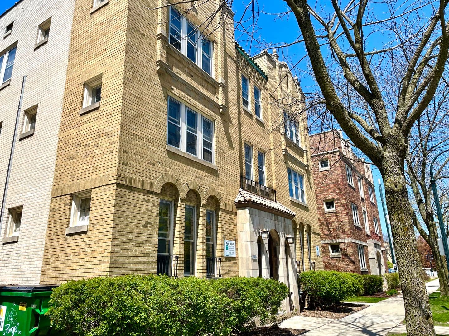 Shorewood Apartment: 3825 N Oakland Ave