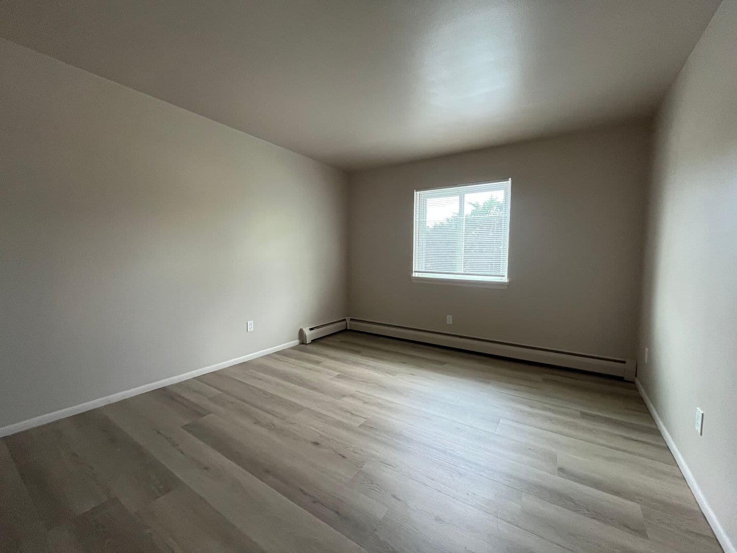 Milwaukee Apartment: 4246 S 60th St