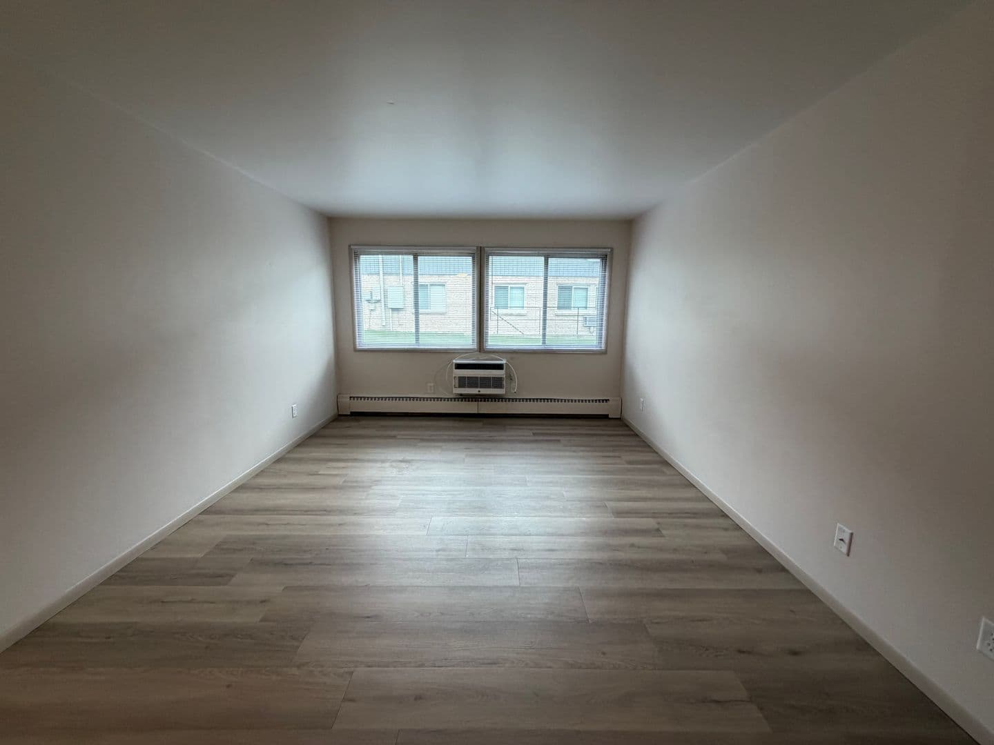 Green Bay Apartment: 1694 Shawano Ave