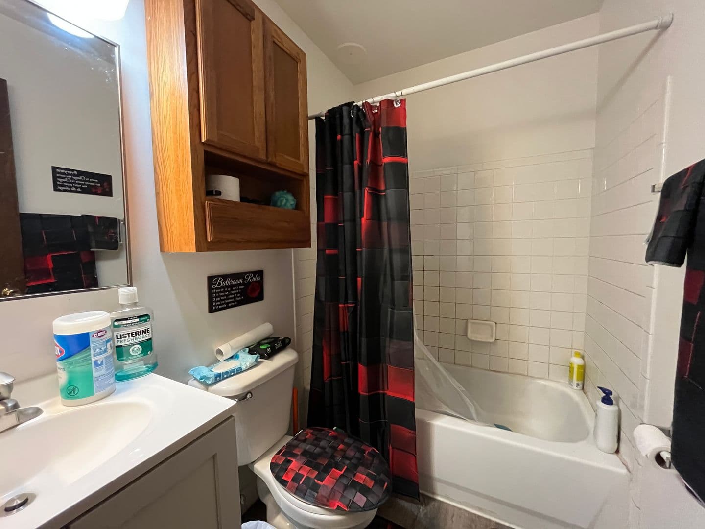 Milwaukee Apartment: 427 S. Hawley Rd.