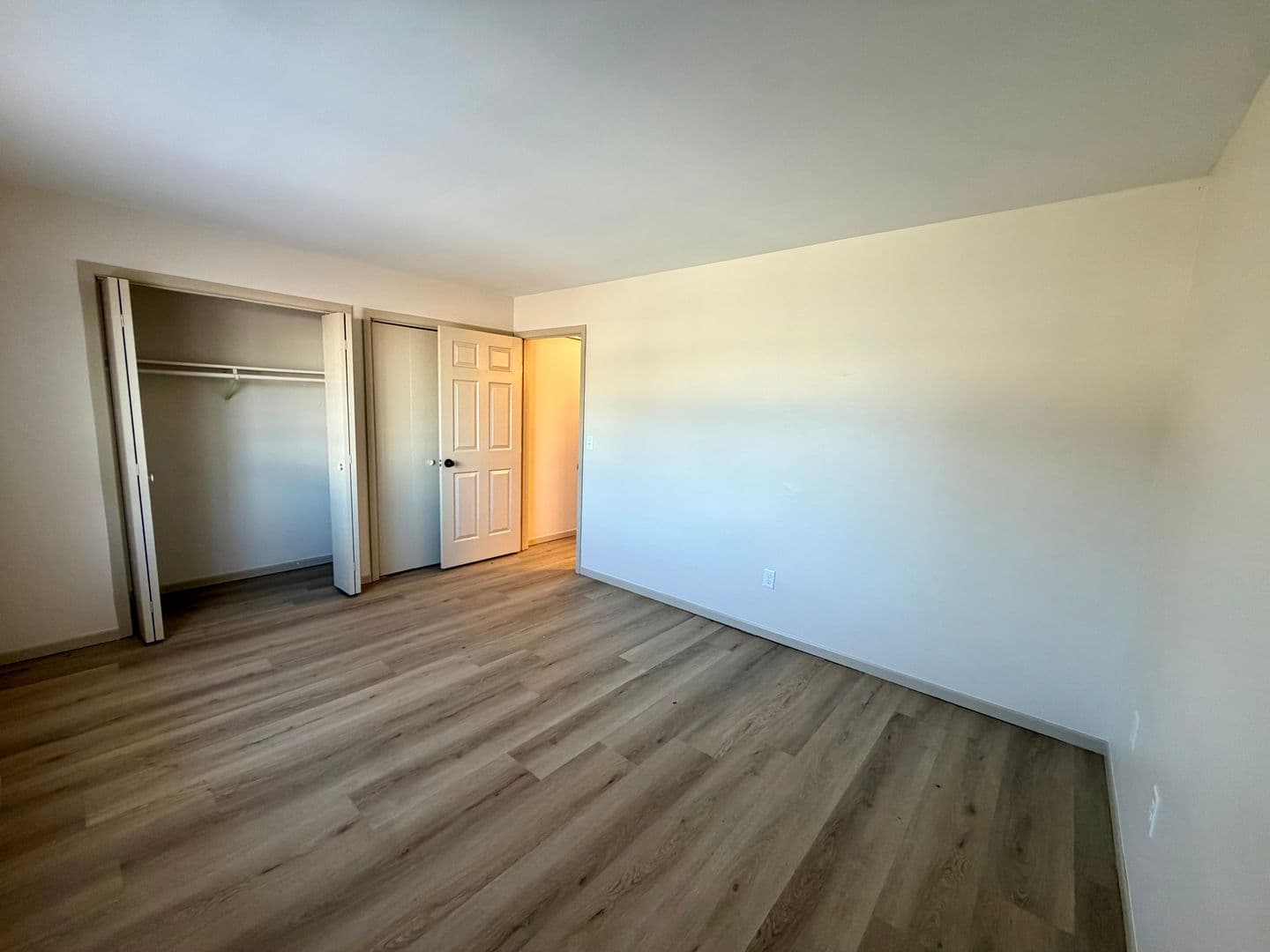 Appleton Apartment: 40 Bluemound Ct
