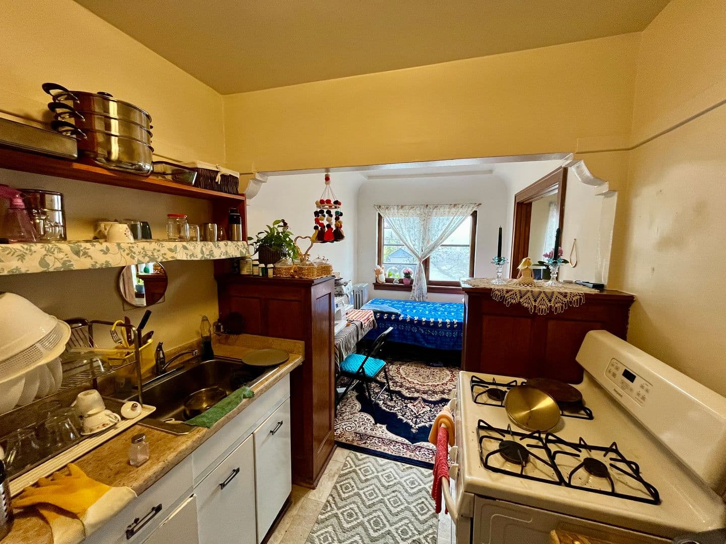Shorewood Apartment: 4455 N Oakland Ave