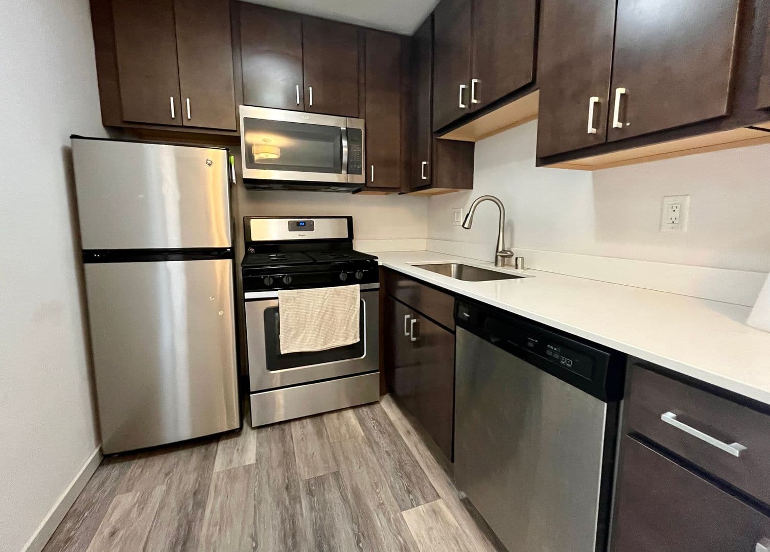 Milwaukee Apartment: 2867 S. Kinnickinnic Ave.