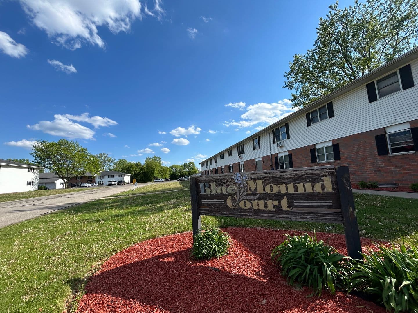 Appleton Apartment: 25 Bluemound Ct