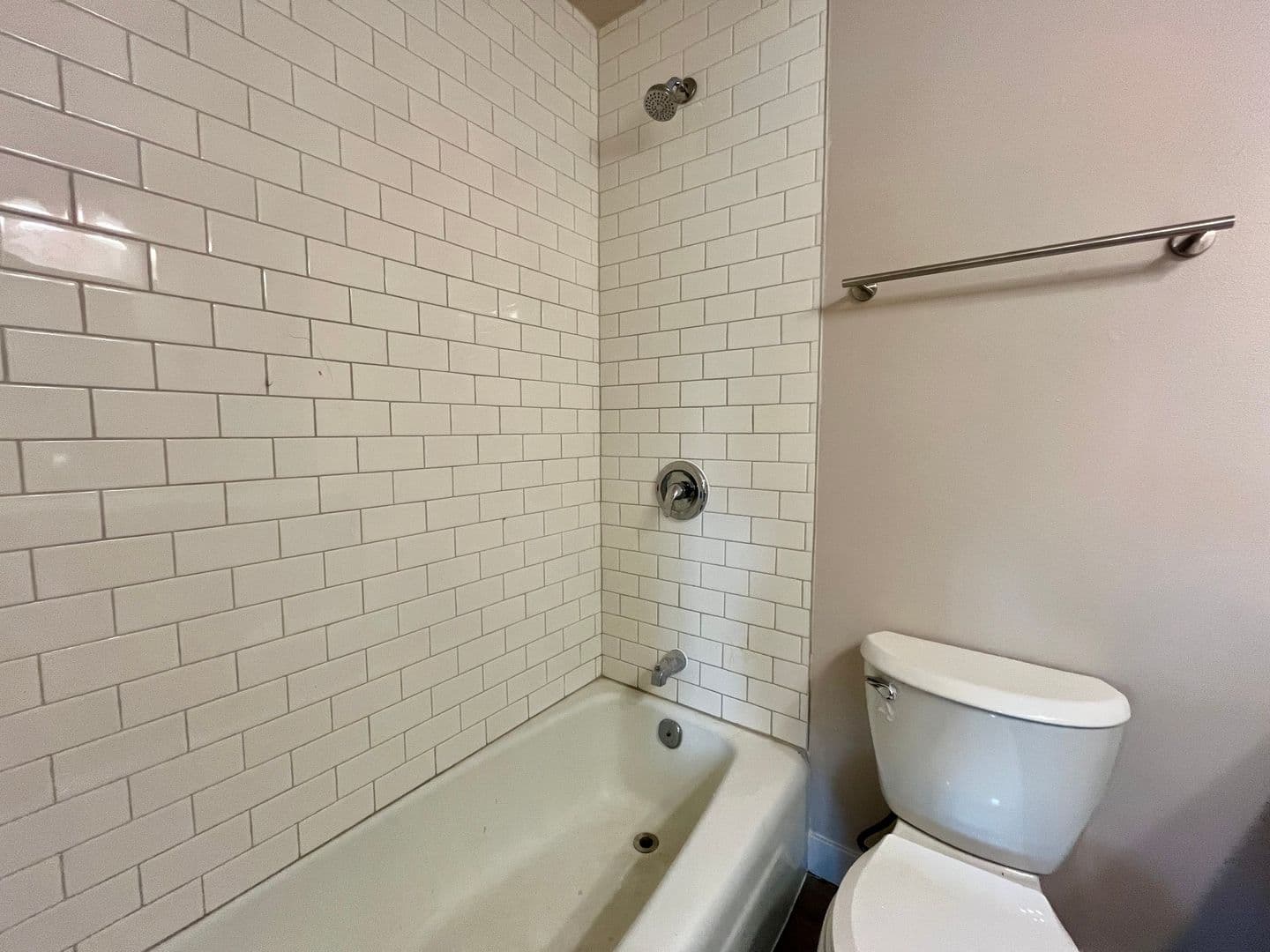 Milwaukee Apartment: 4246 S 60th St