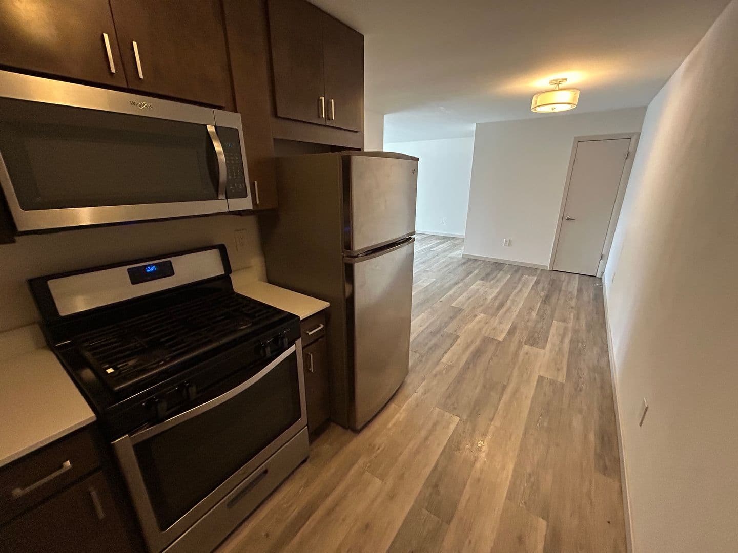 Milwaukee Apartment: 2867 S. Kinnickinnic Ave.