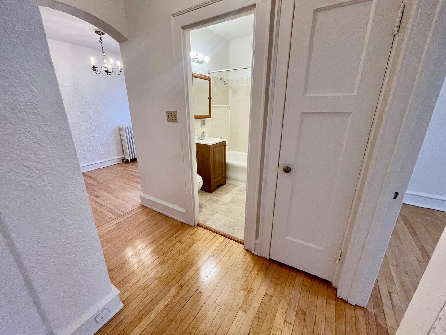 Milwaukee Apartment: 2027 N Prospect
