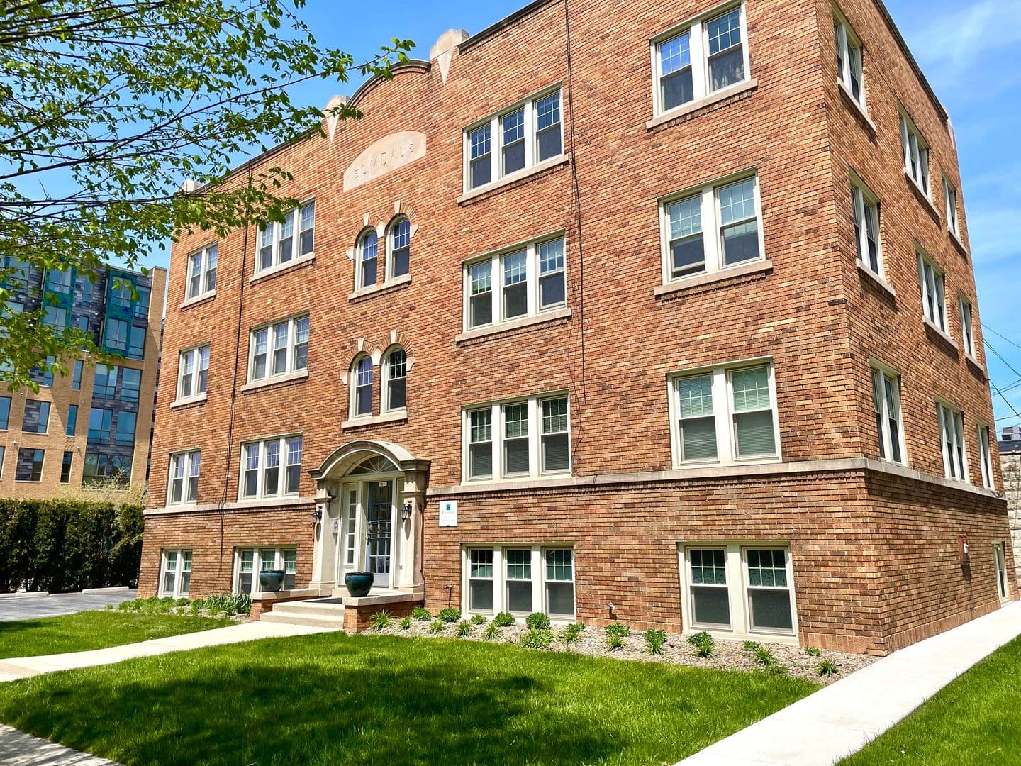 Shorewood Apartment: 1804 E Elmdale Ct