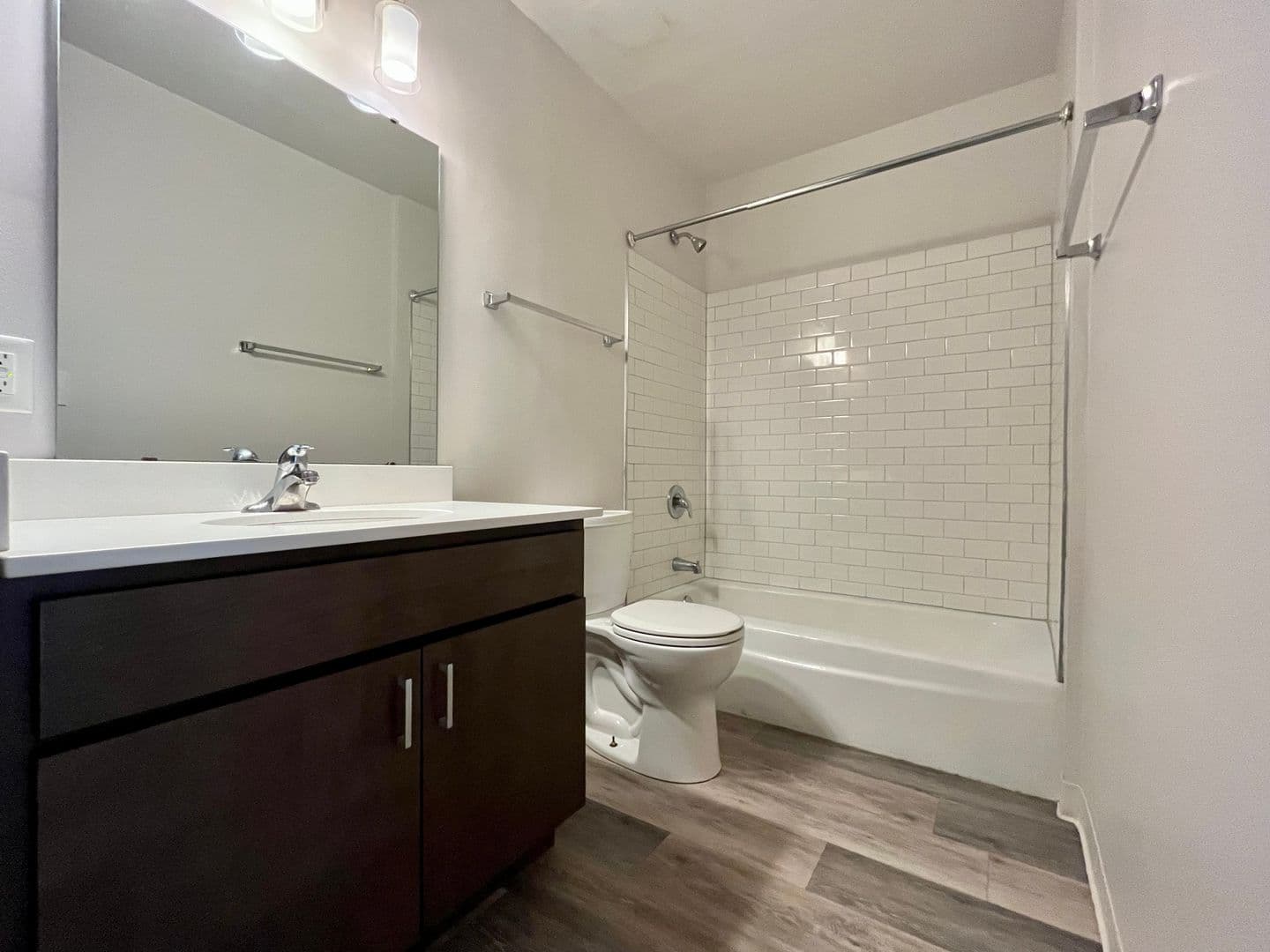 Milwaukee Apartment: 2867 S. Kinnickinnic Ave.
