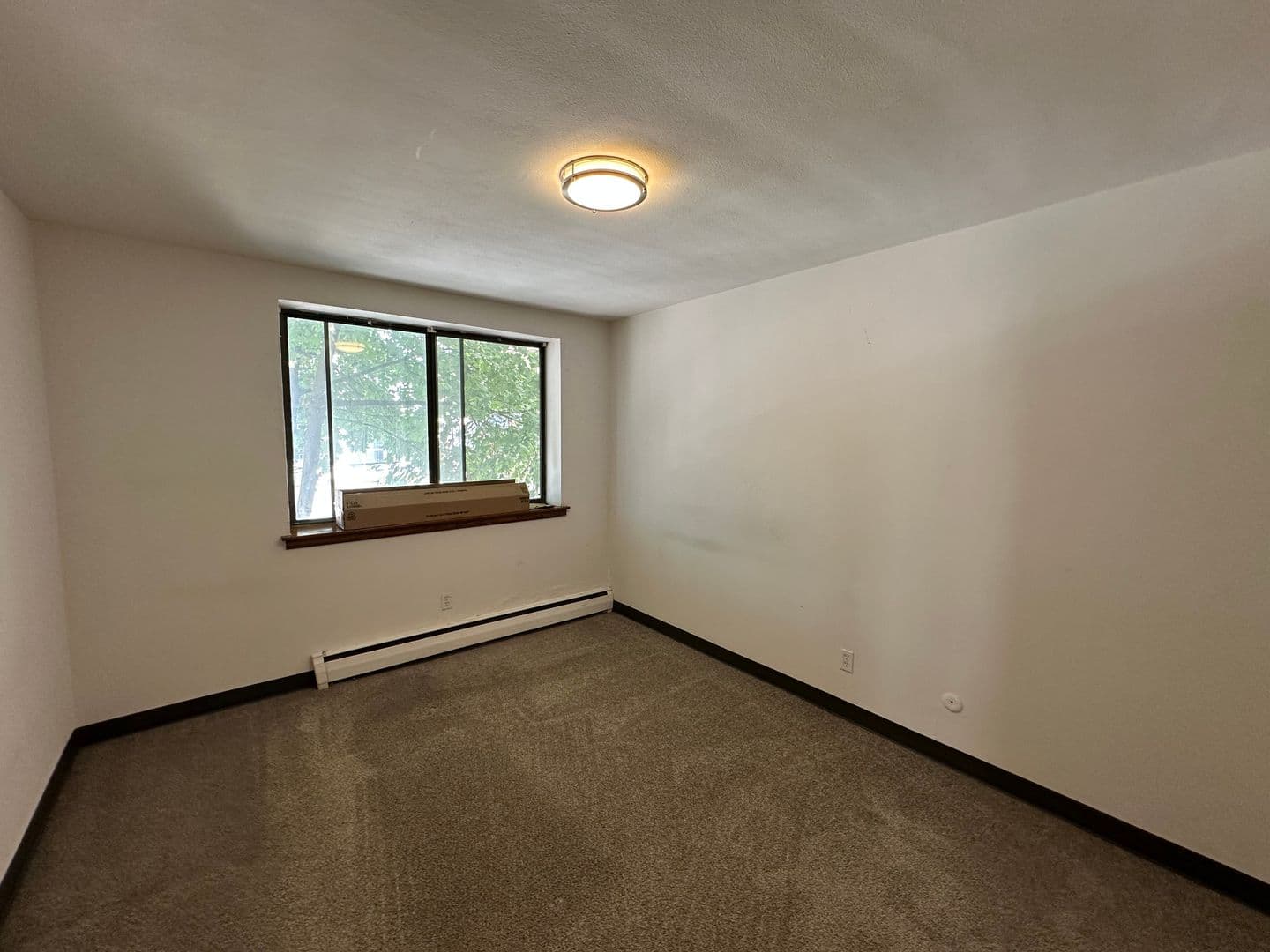 Milwaukee Apartment: 2555 N Farwell Ave
